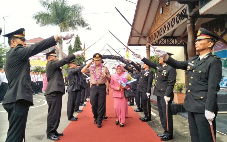 AKBP-Iman-Pribadi-Santoso-Kapolres-Bukittinggi