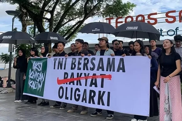 Aksi-Kamisan-tolak-RUU-TNI-20-Maret-2025-IG_p_DHIxjiSPqir-700p-3096402214