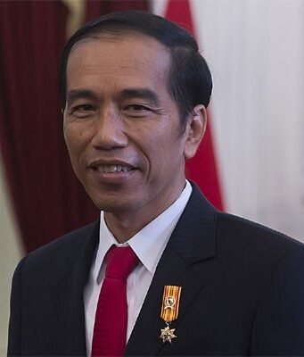 Presiden Jokowi Tersenyum